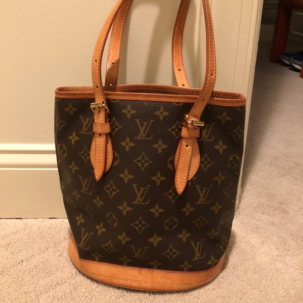 Louis Vuitton Petite Bucket Bag